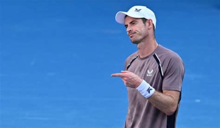Andy Murray points Australian Open