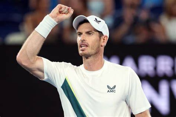 Andy Murray waves Australian Open
