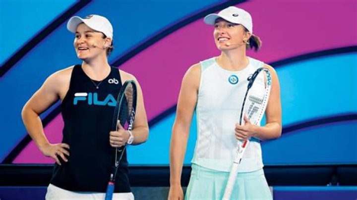 Ashleigh Barty and Iga Swiatek after a match