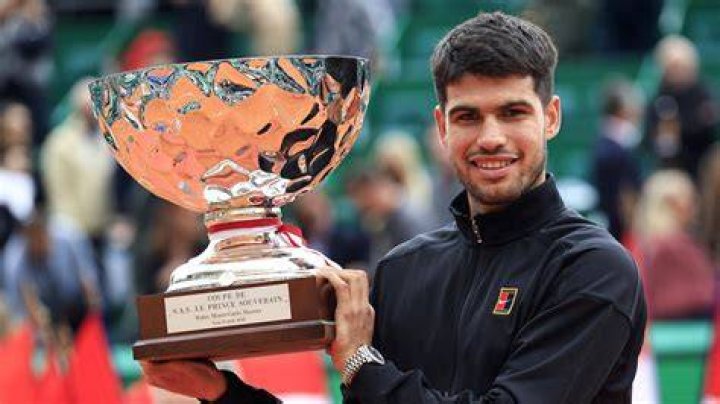 Carlos Alcaraz in actino