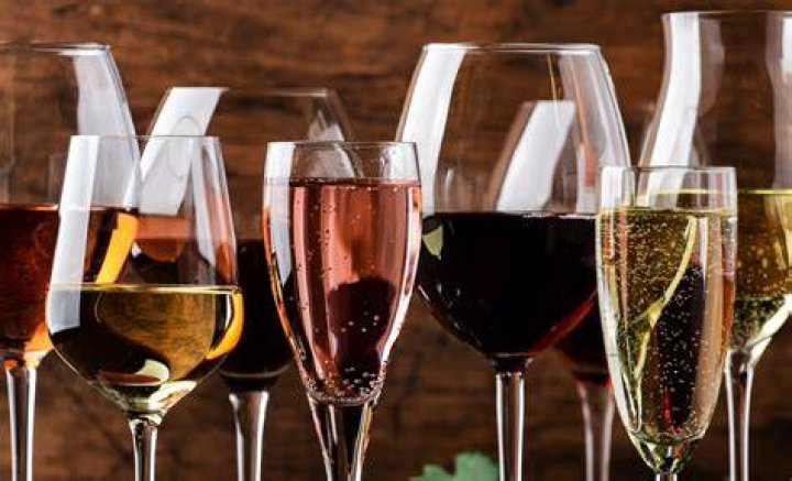 Glasses of wine Glasses of wine