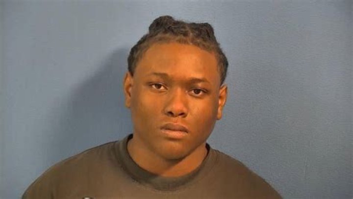Indiana man allegedly had machine gun at Topgolf in Naperville: prosecutors