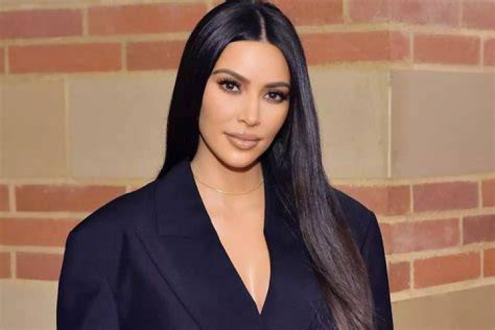 Kim Kardashian wiki, age, height, weight, religion, movies, affairs