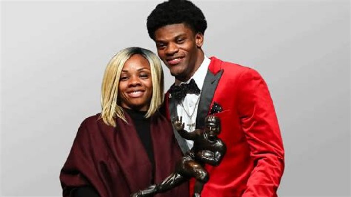 Lamar Jackson Wife Is Lamar Jackson married? TRAN HUNG DAO School