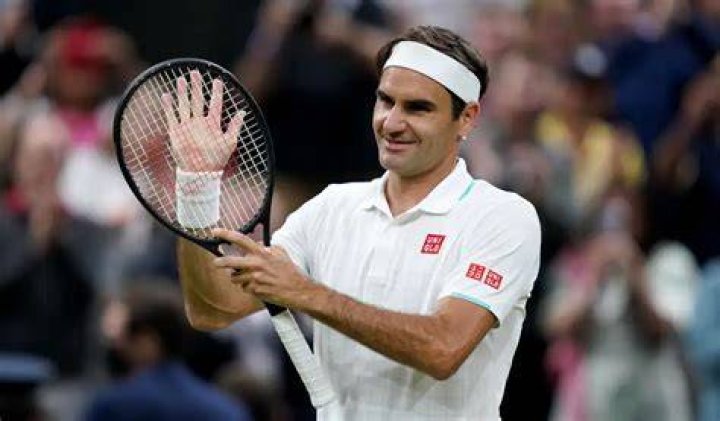 Roger Federer takes the applause