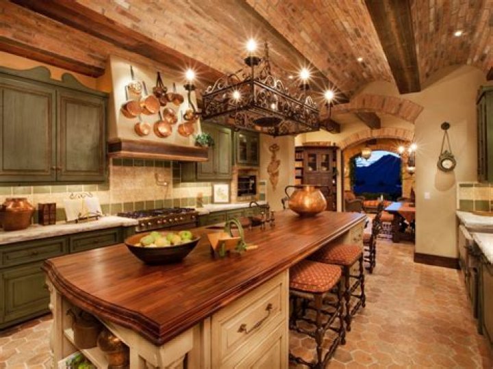Tuscan style kitchen design Tuscan style kitchen design
