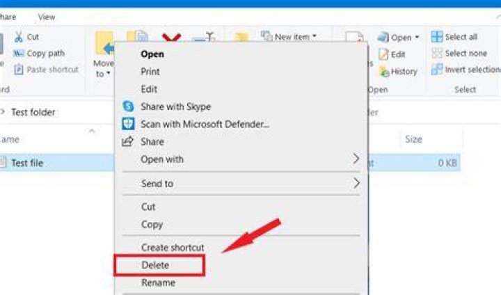 windows 10 delete file bug
